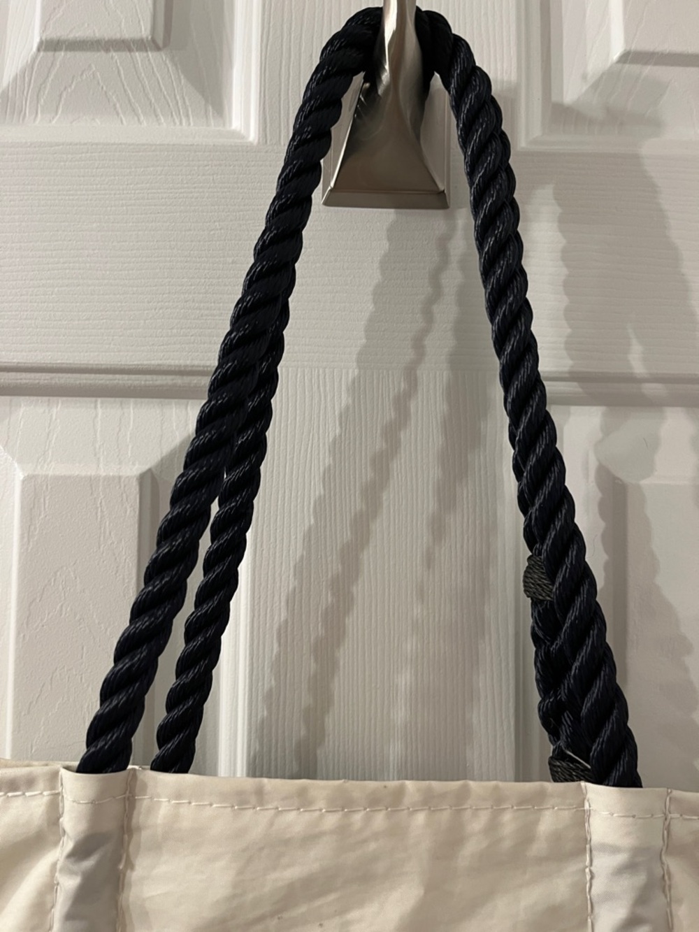Maine Sea Bag Nautical Anchor Tote Bag in Cream and Navy - Picture 4 of 6
